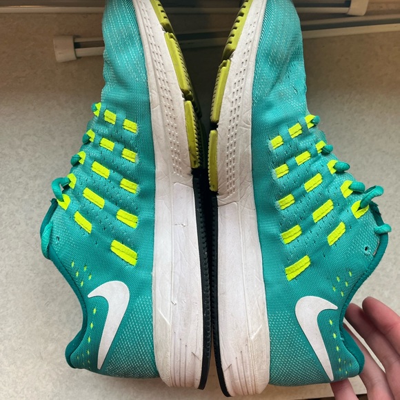 Women’s Nike Zoom Vomero 11 - Picture 6 of 7